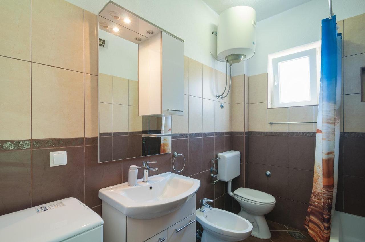 Apartman Neven Podgora Ngoại thất bức ảnh