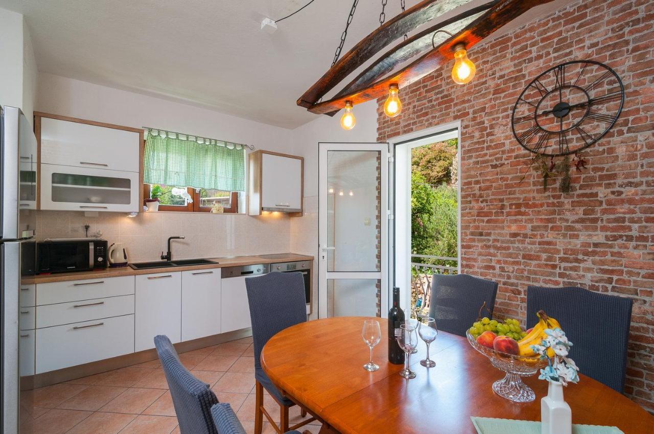 Apartman Neven Podgora Ngoại thất bức ảnh