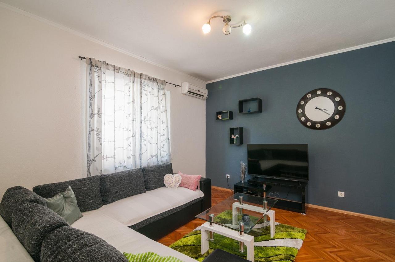 Apartman Neven Podgora Ngoại thất bức ảnh